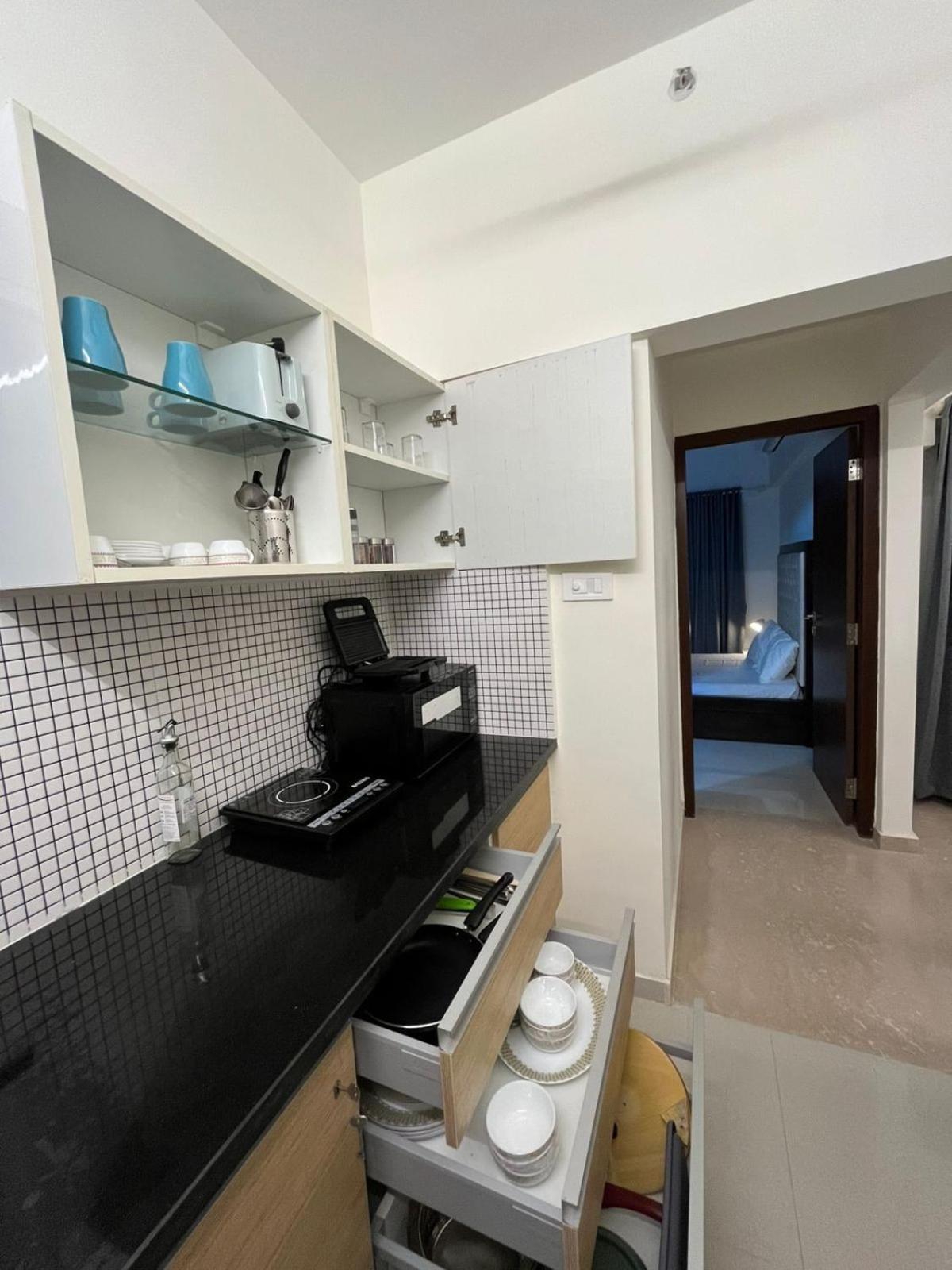 2Bhk Plus Living Room Near Nesco Malad East West มุมไบ ภายนอก รูปภาพ